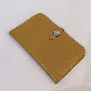 7X4- leather- mustard colored- wallet